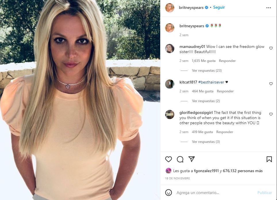 Britney Spears firma sus documentos por primera vez en 13 años