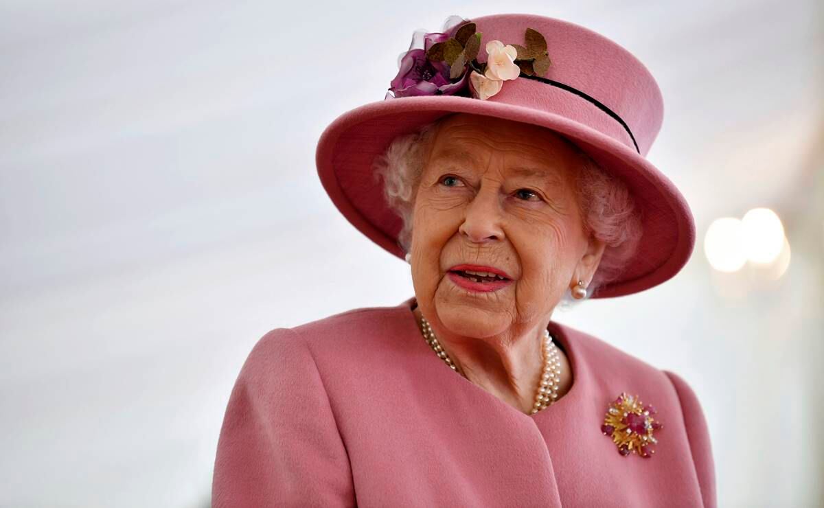 La reina Isabel II sale de confinamiento y posiciona al príncipe William 