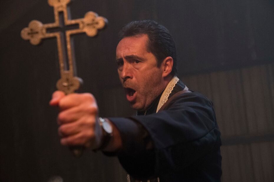 Demián Bichir, una estrella de Hollywood en La Monja