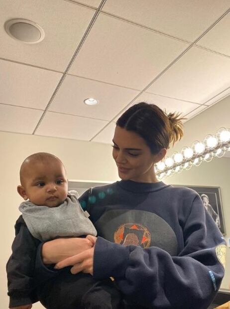 Kendall Jenner reveló quién de sus hermanas cuida mejor a sus hijos ¡y no es Kim Kardashian!
