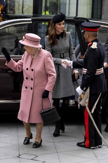 Después de siete años Kate Middleton y la reina Isabel II acuden a un evento en solitario 
