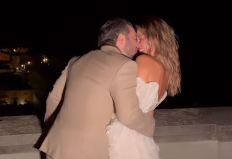Michelle Salas presume su vestido de novia favorito y el beso más esperado con Danilo Díaz Granados