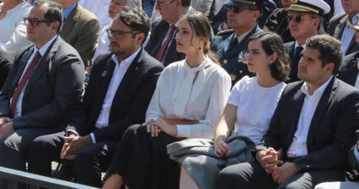 Irene Esser y Andrés Manuel López Beltrán, juntos en la celebración por 1 año de gobierno de AMLO
