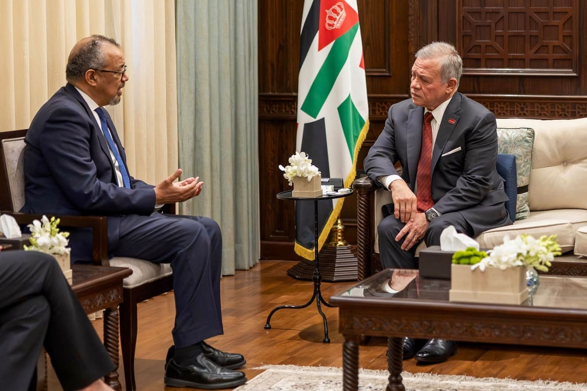 Tedros Adhanom y rey Abdalá II / Foto: AFP