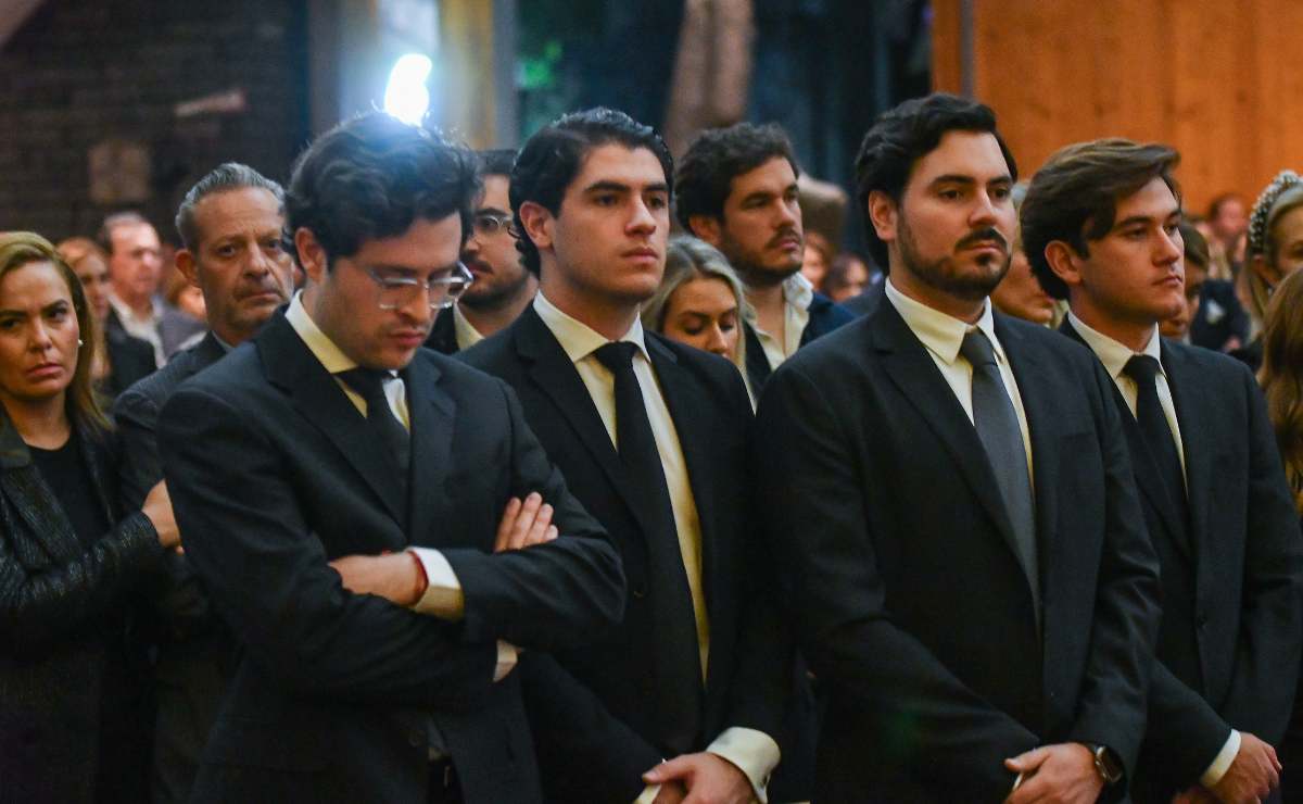 Familiares y amigos dan el último adiós a Olegario Vázquez Raña / Foto: Arturo Quintero