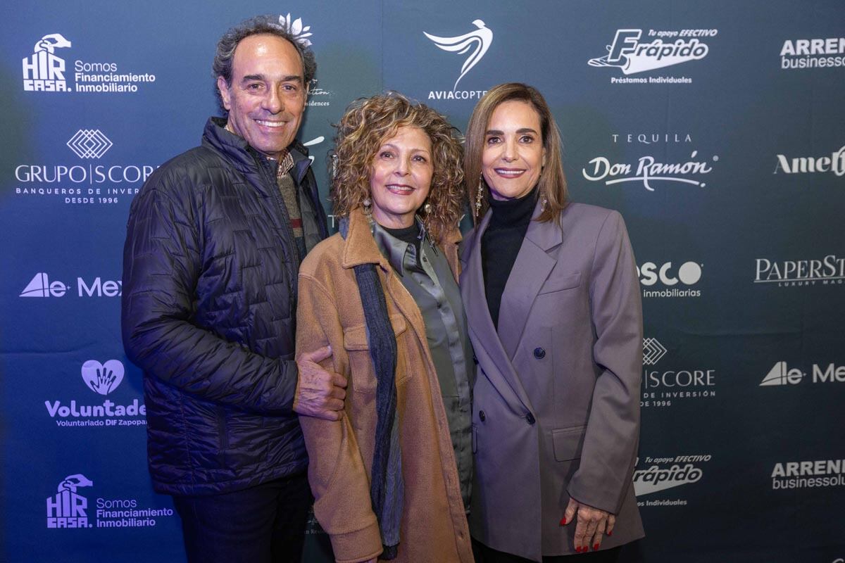 Miguel Casulleras, Norma Razón de Casulleras y Martha Moragrega. (Foto: Especial)