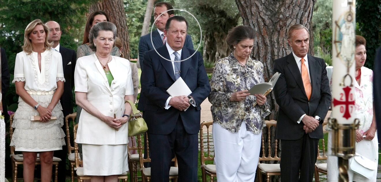<p>Estaba casado con la princesa Ana de Orleans, con quien concibió cinco hijos: Cristina, María, Pedro, Inés y Victoria. <strong>(Foto: EFE)</strong></p>
