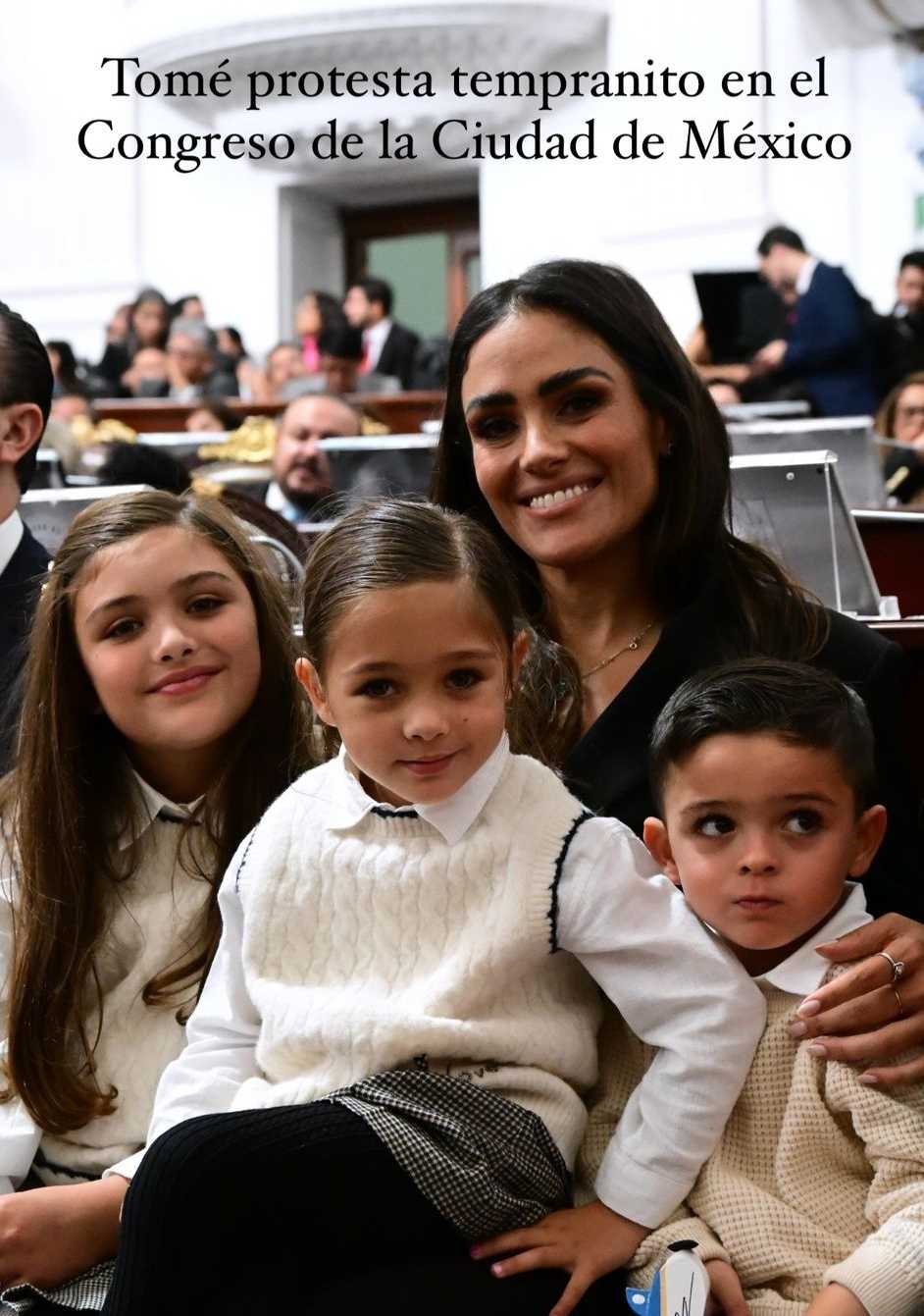 Alessandra Rojo de la Vega junto a sus hijos / Foto: Instagram