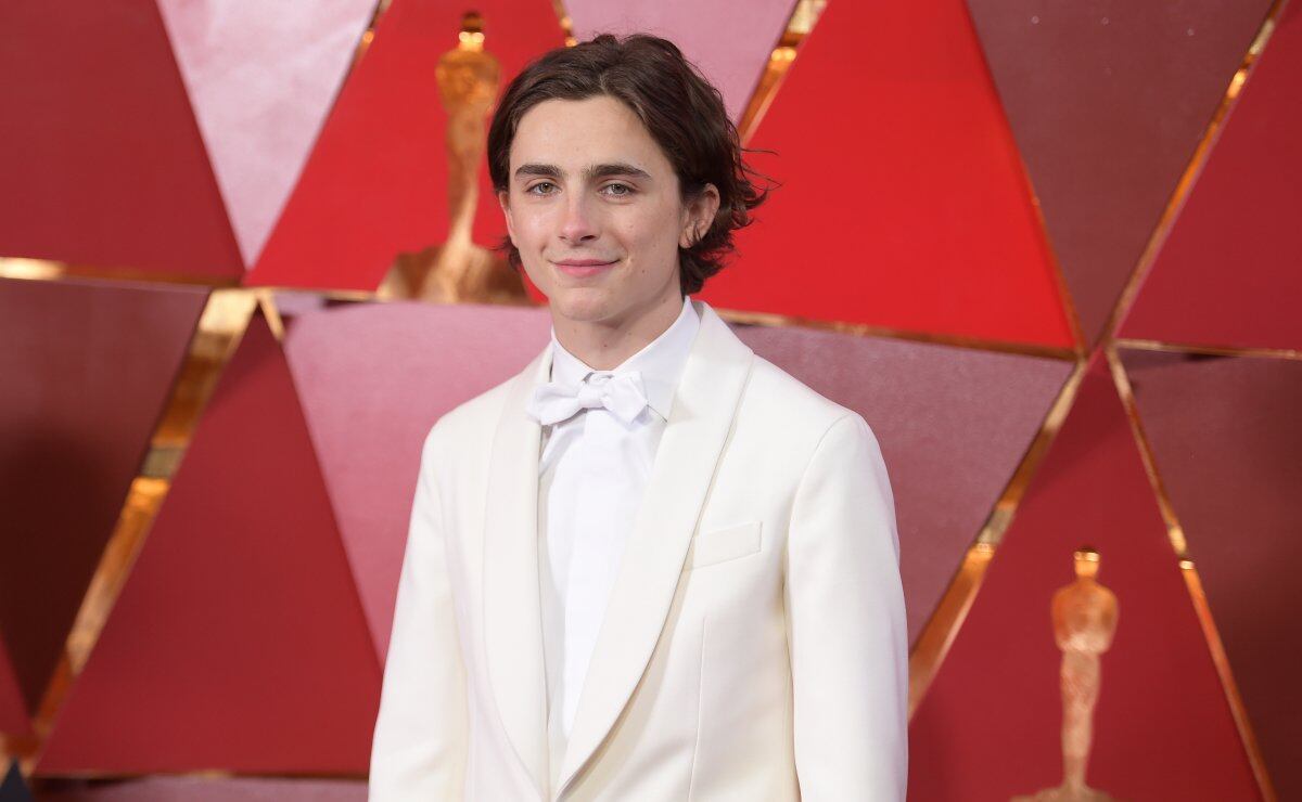 Timothée Chalamet hace homenaje al “joven manos de tijera”