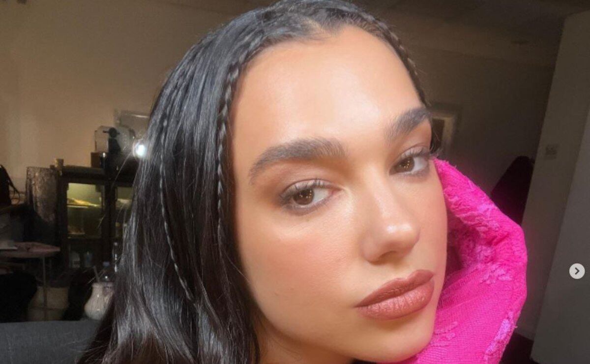 Dua Lipa aprende una grosería en español
