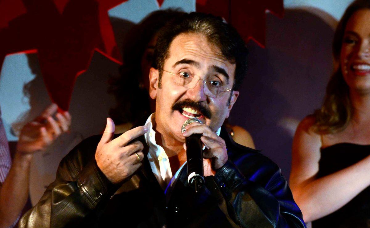 Reaparece Vicente Fernández Jr. y lo hace con nuevo look