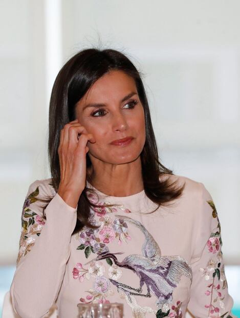 VIDEO: Felipe de España y Letizia en franco duelo; miradas que matan 