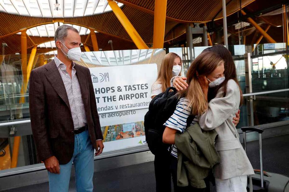 REGRESO A CLASES. Las emotivas fotos de Leonor de España y la despedida de los reyes Felipe y Letizia