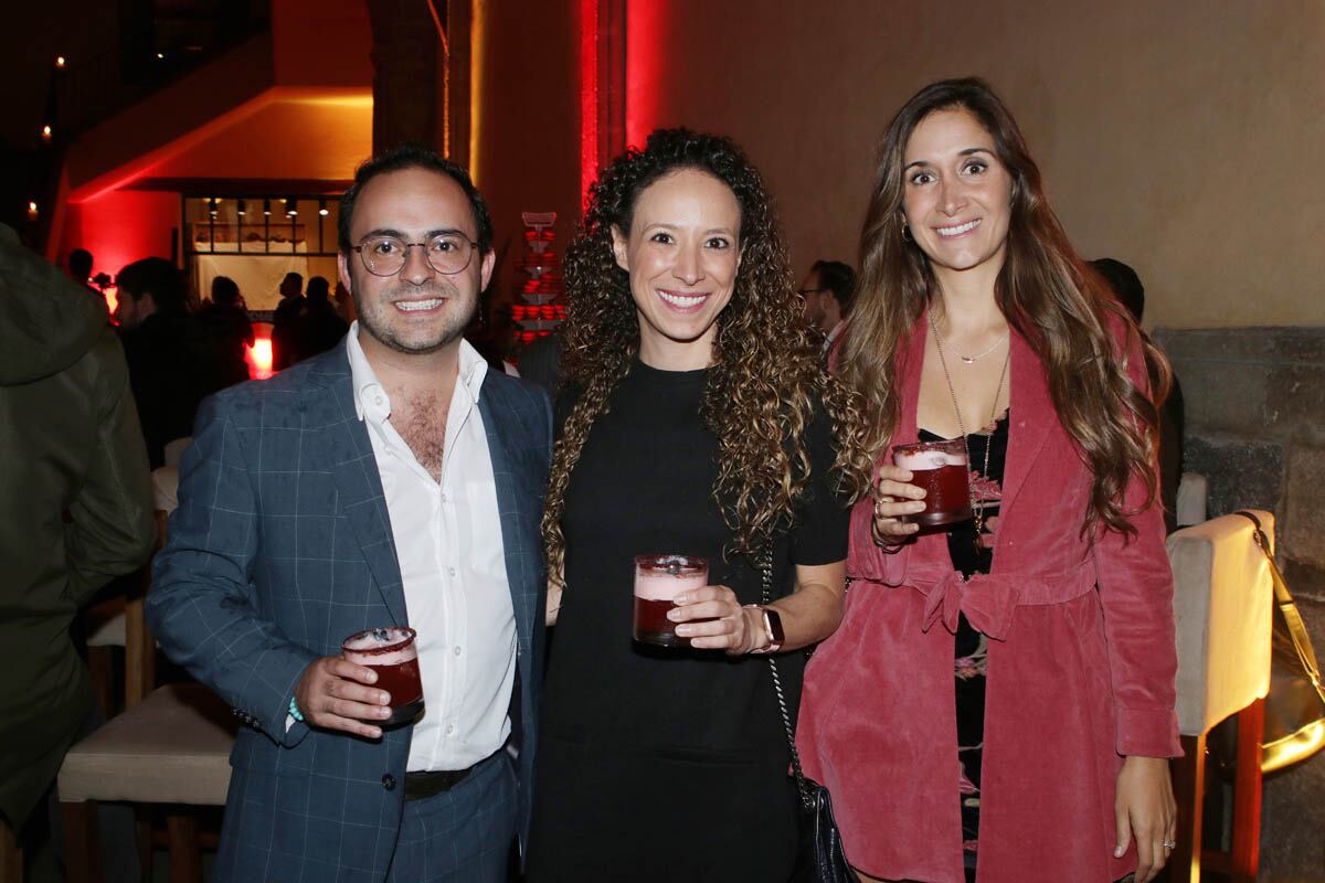 Daniel Loeza, Yemi Alfie y Marlene Acuña. (Foto: Quadra producciones para VIP)