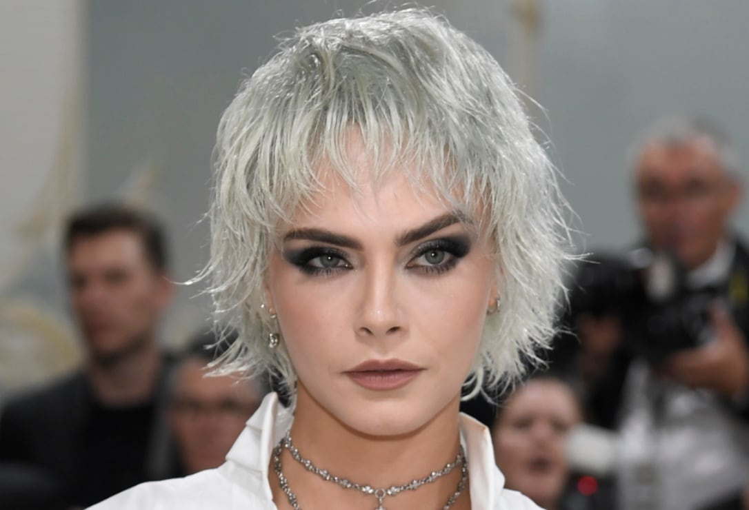 Cara Delevingne, la musa ignorada: su derroche de estilo en honor a Karl Lagerfeld