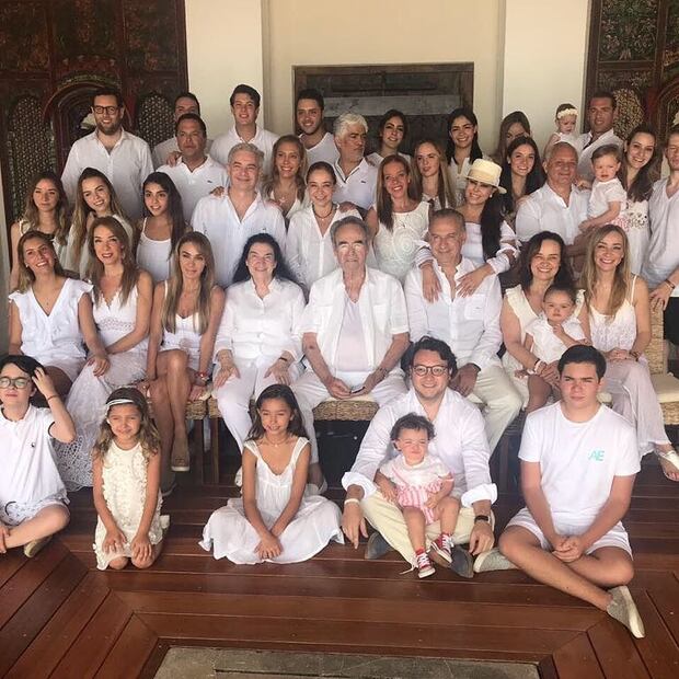 Yadhira Carillo y Juan Collado celebran otro año de amor y complicidad
