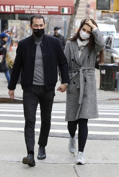 Katie Holmes triunfa con tenis de runner y leggings en Nueva York 