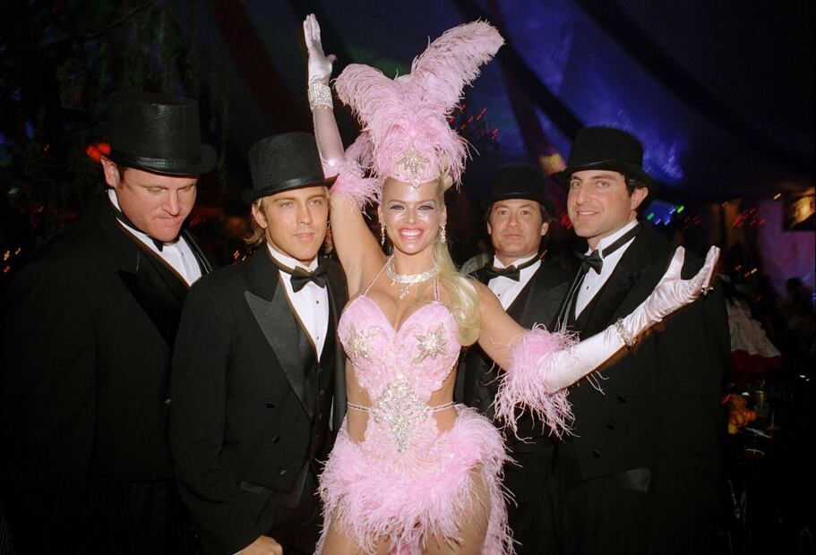 Hugh Hefner pone a la venta la mansión de Playboy