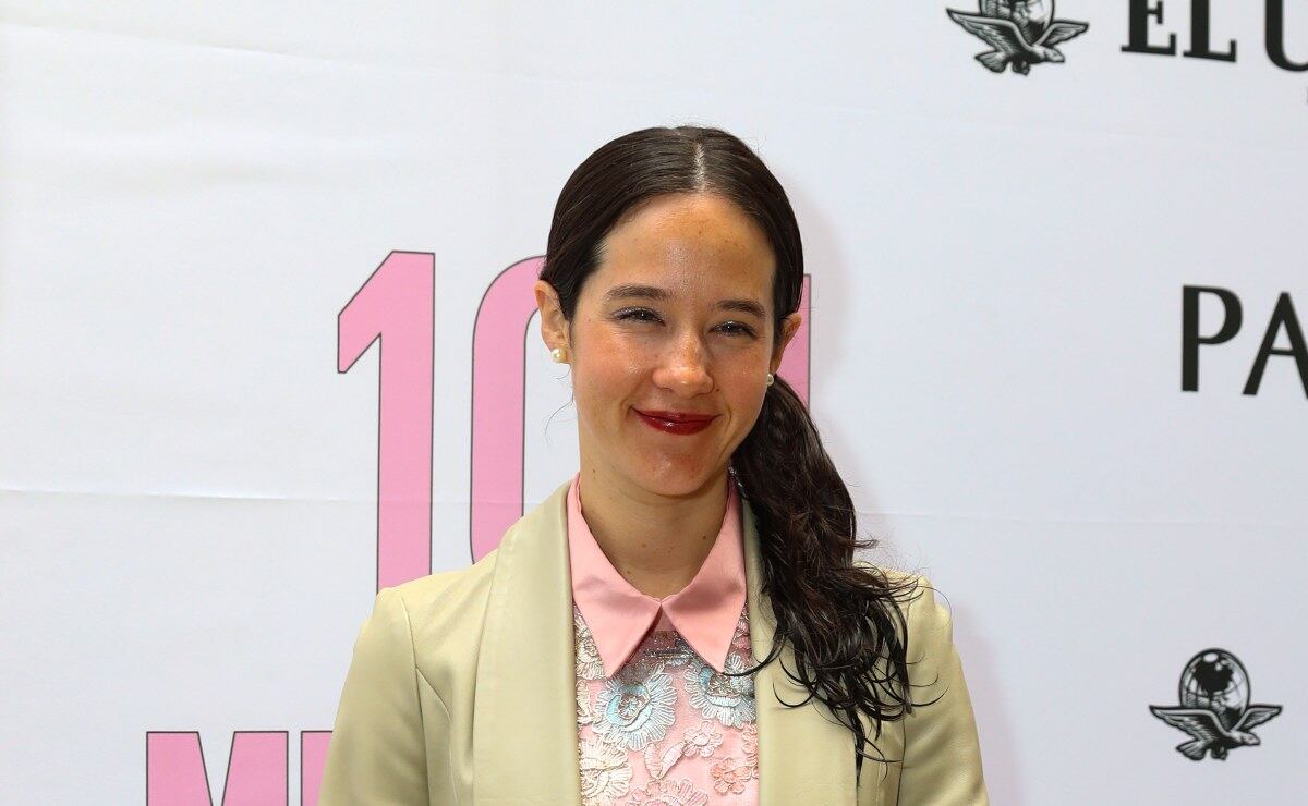 Ximena Sariñana se recupera en casa tras ser intervenida quirúrgicamente de emergencia