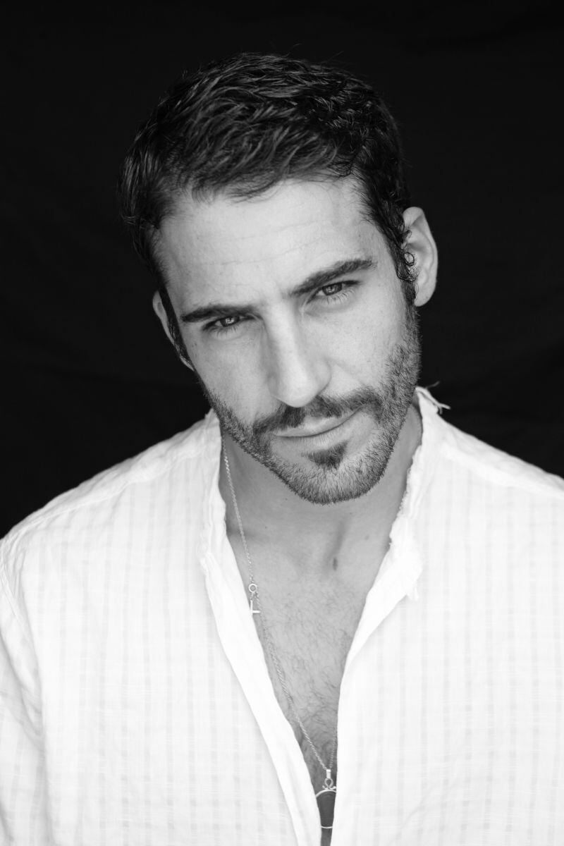 Miguel Ángel Silvestre… al desnudo