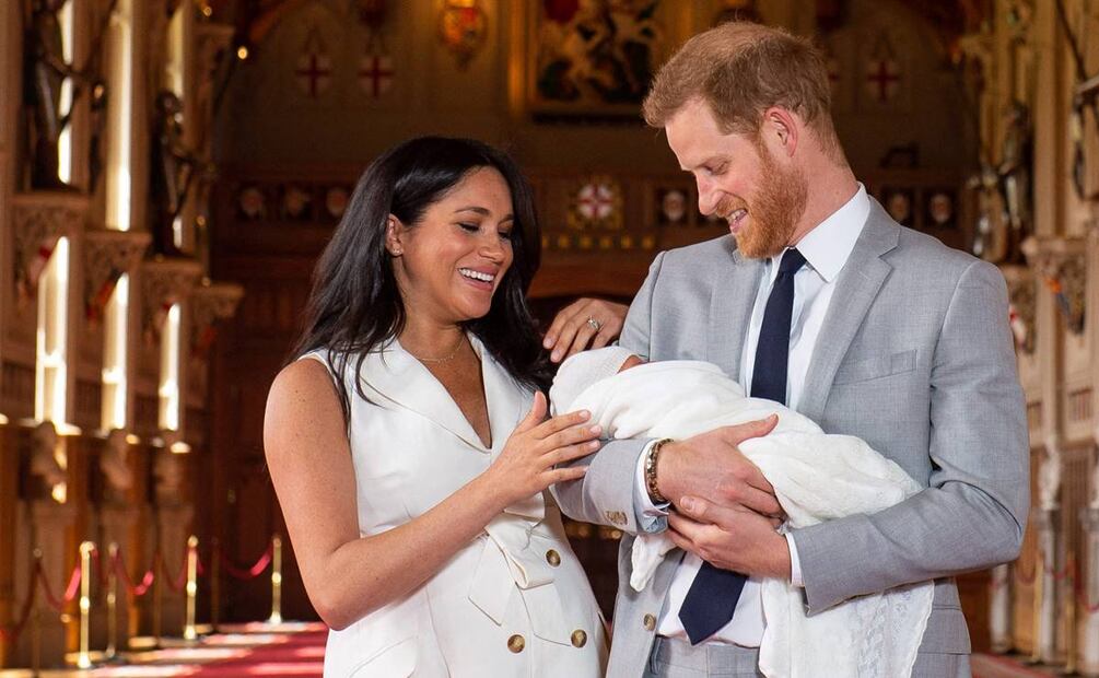 Meghan Markle y el príncipe Harry con su hijo Archie / Foto: AFP
