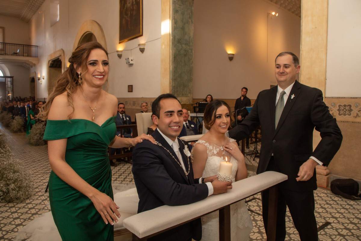 Aída y Jorge se casan en el “Pueblo Mágico” de Parras de la Fuente, Coahuila.