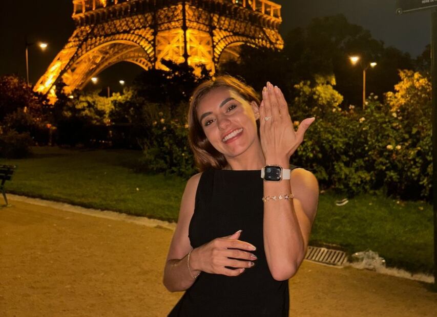 Ahtziri Sandoval posa con su anillo de compromiso / Foto: instagram