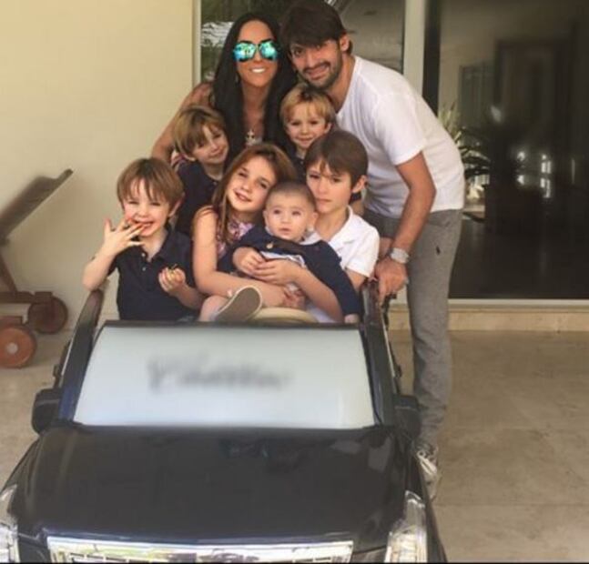 Famosos que conviven con los hijos de sus parejas
