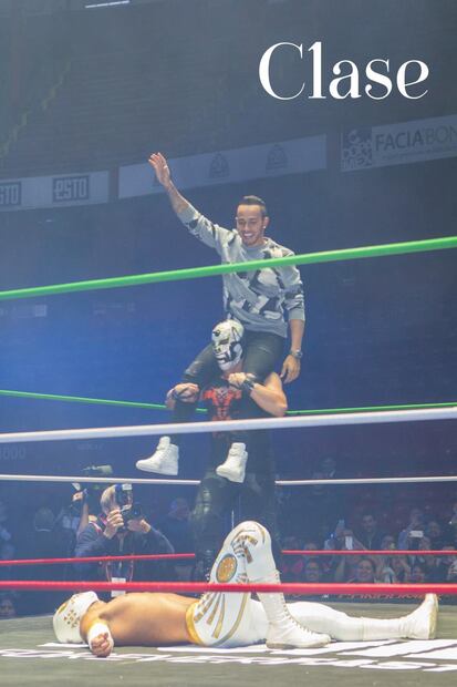Lewis Hamilton llega a México y se sube al ring