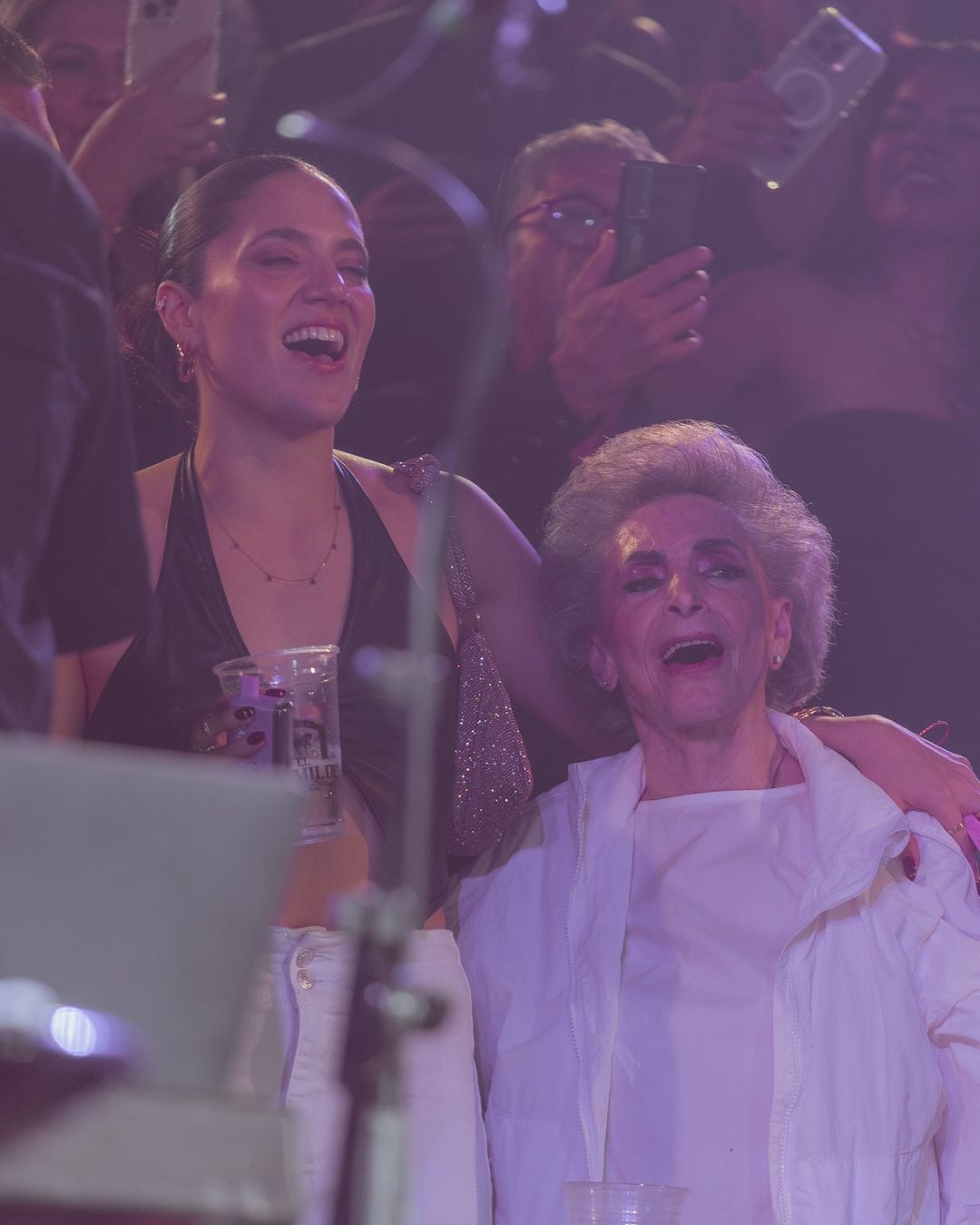 Doña Cuquita junto a su nieta América / Foto: Instagram