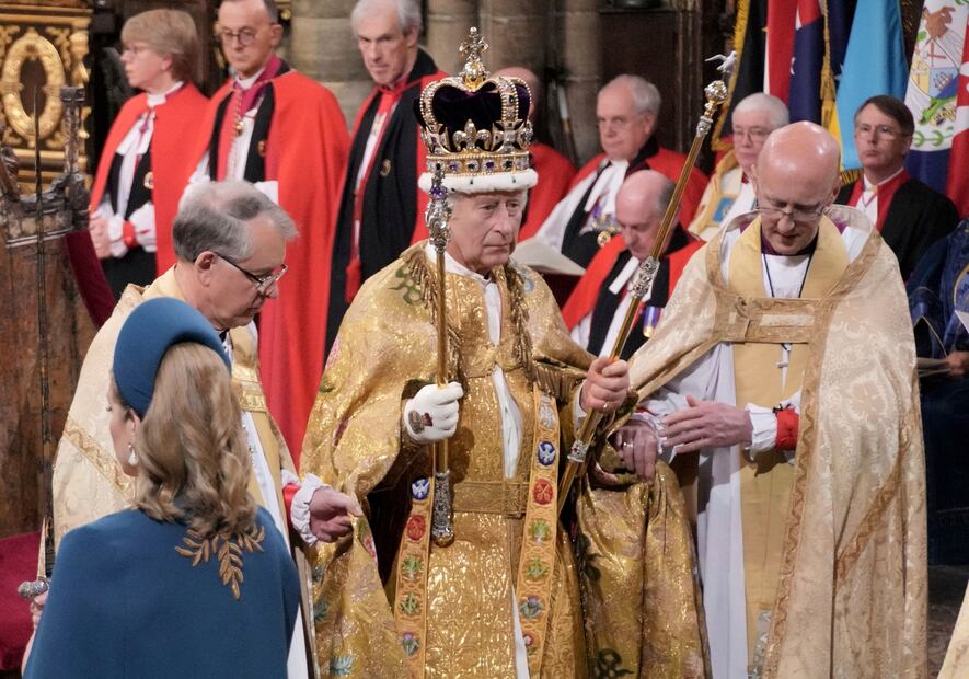 Carlos III oficialmente coronado como rey de Reino Unido