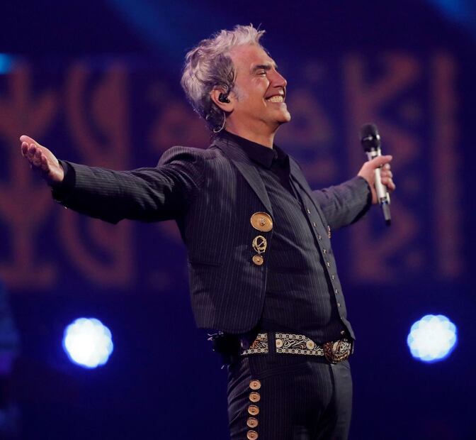 Alejandro Fernández y su cuestionable actitud en Viña del Mar al interpretar "Mátalas"