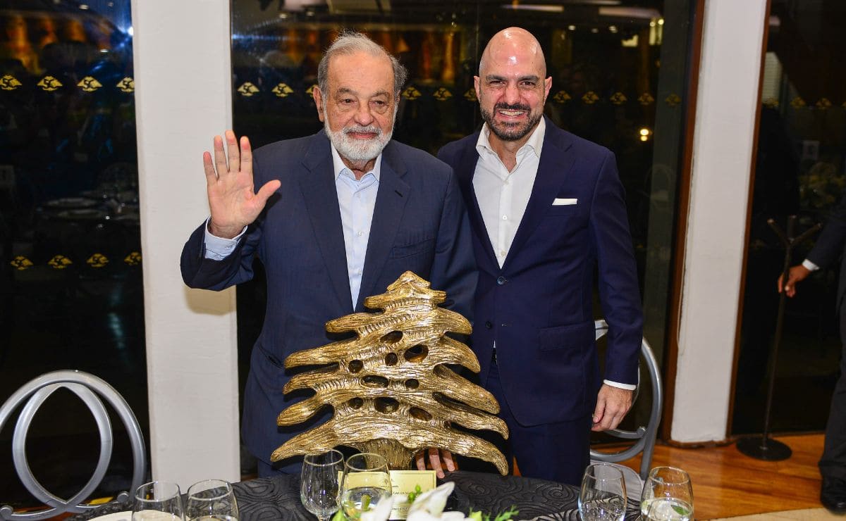 El ingeniero Carlos Slim Helú con Daniel Karam en el Centro Libanés / Foto: Arturo Quintero