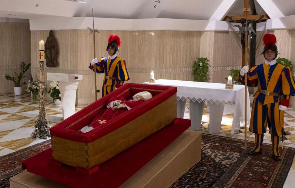 El cuerpo del papa Francisco en la Capilla de Santa Marta / Foto: Vatican Media - EFE