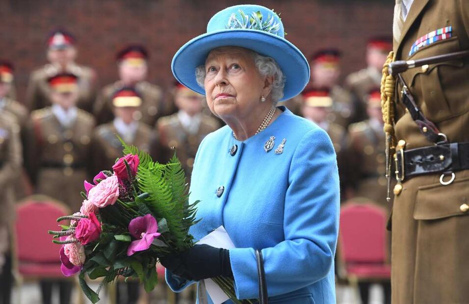 La reina Isabel II, involucrada en un accidente automovilístico en el día de su cumpleaños