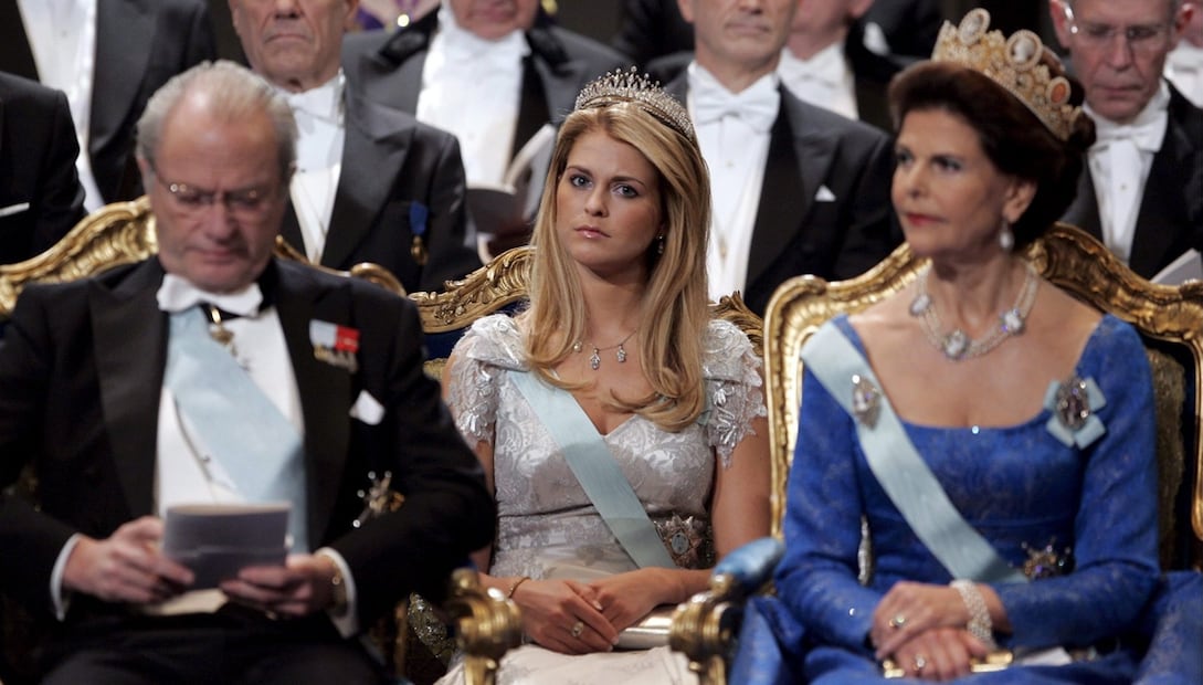 El rey Carlos Gustavo de Suecia, la princesa Magdalena y la reina Silvia 
