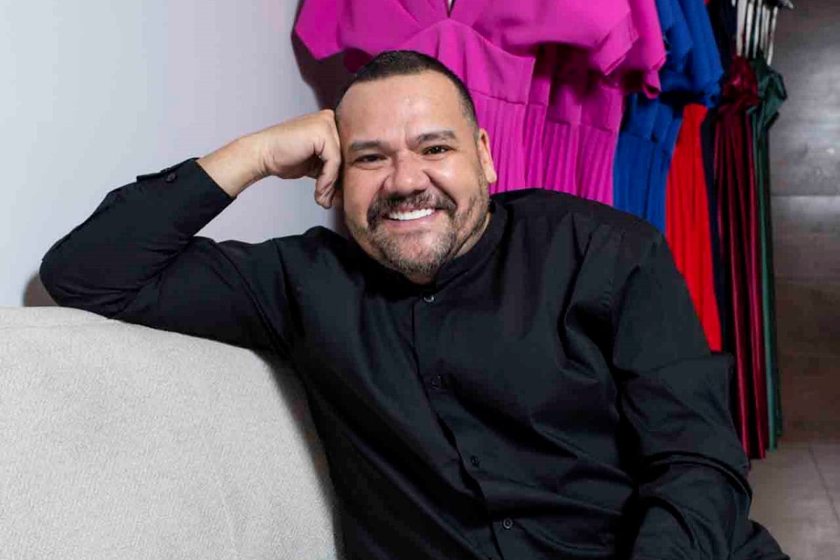 Benito Santos en su showroom de CDMX. (Foto: Esteban Torreblanca)