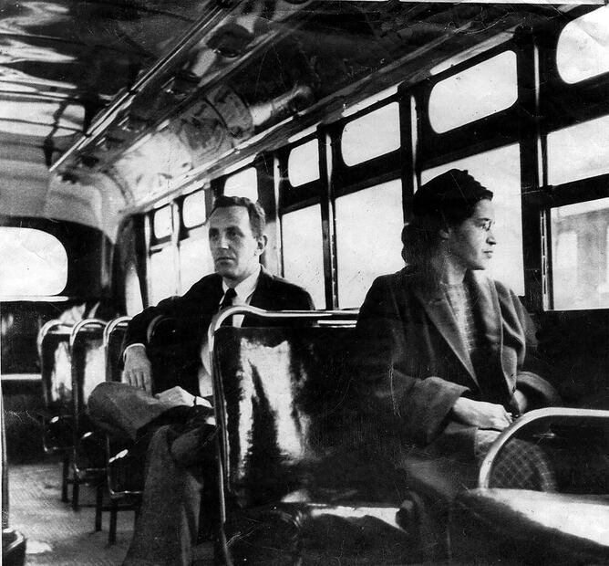 Rosa Parks, la mujer que dijo “no” y terminó con la segregación racial en EEUU