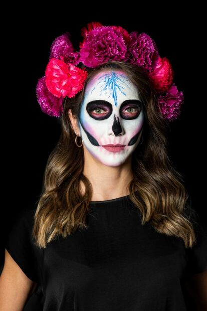 Rinden homenaje en Día de Muertos a Fernanda Tapia y otros comunicadores