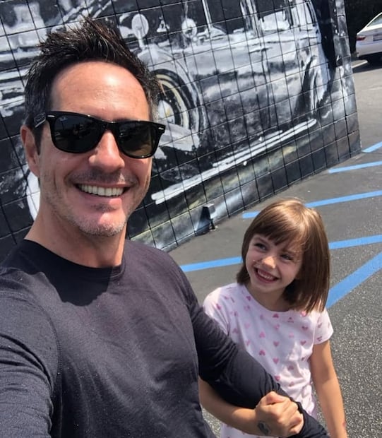 Mauricio Ochmann y su hija Kai / Foto: Instagram