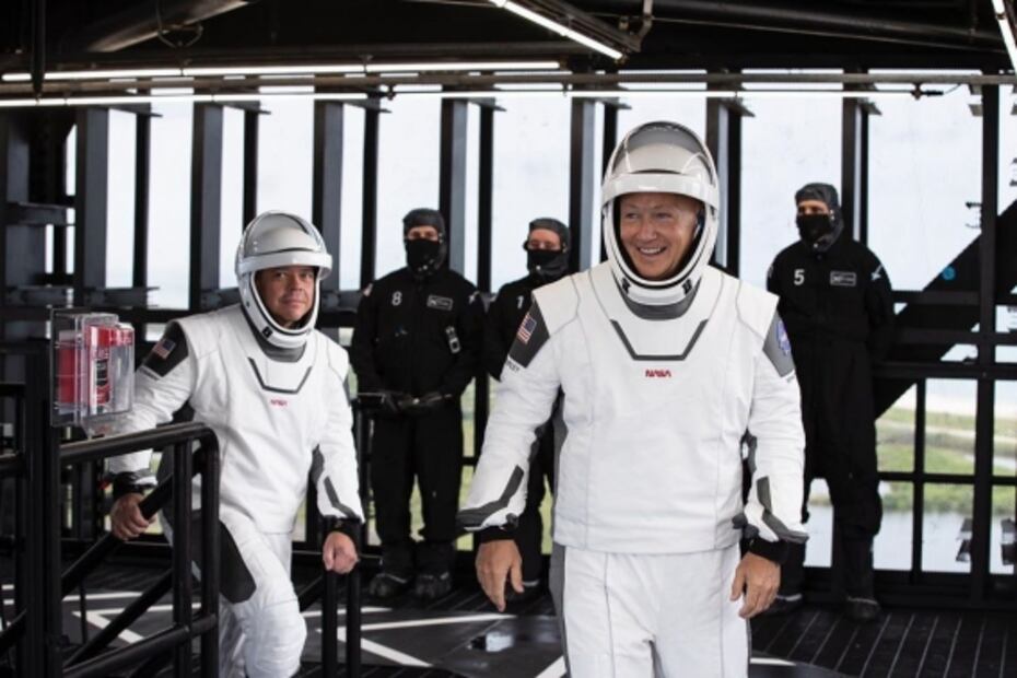 Conoce al diseñador mexicano detrás de los trajes de astronauta de SpaceX