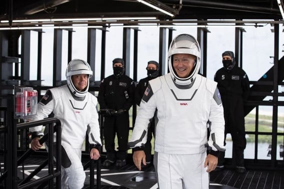 Conoce al diseñador mexicano detrás de los trajes de astronauta de SpaceX
