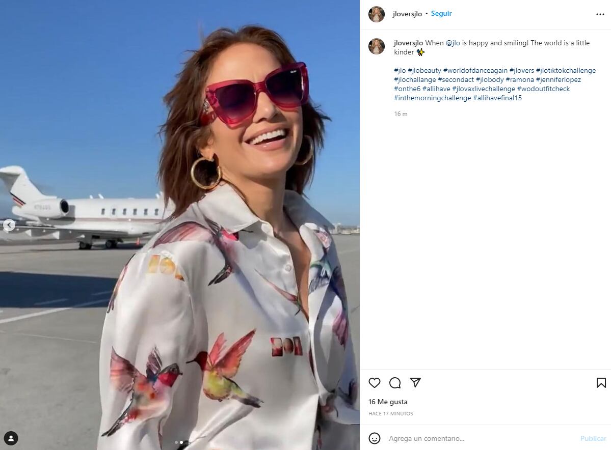 El estiloso look de Jennifer Lopez con pijama y altísimos tacones