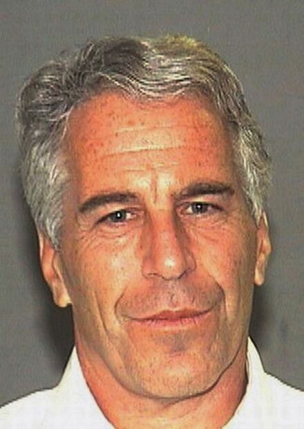 Ex empleado de Jeffrey Epstein confirma que el príncipe Andrés estuvo con una menor de edad 