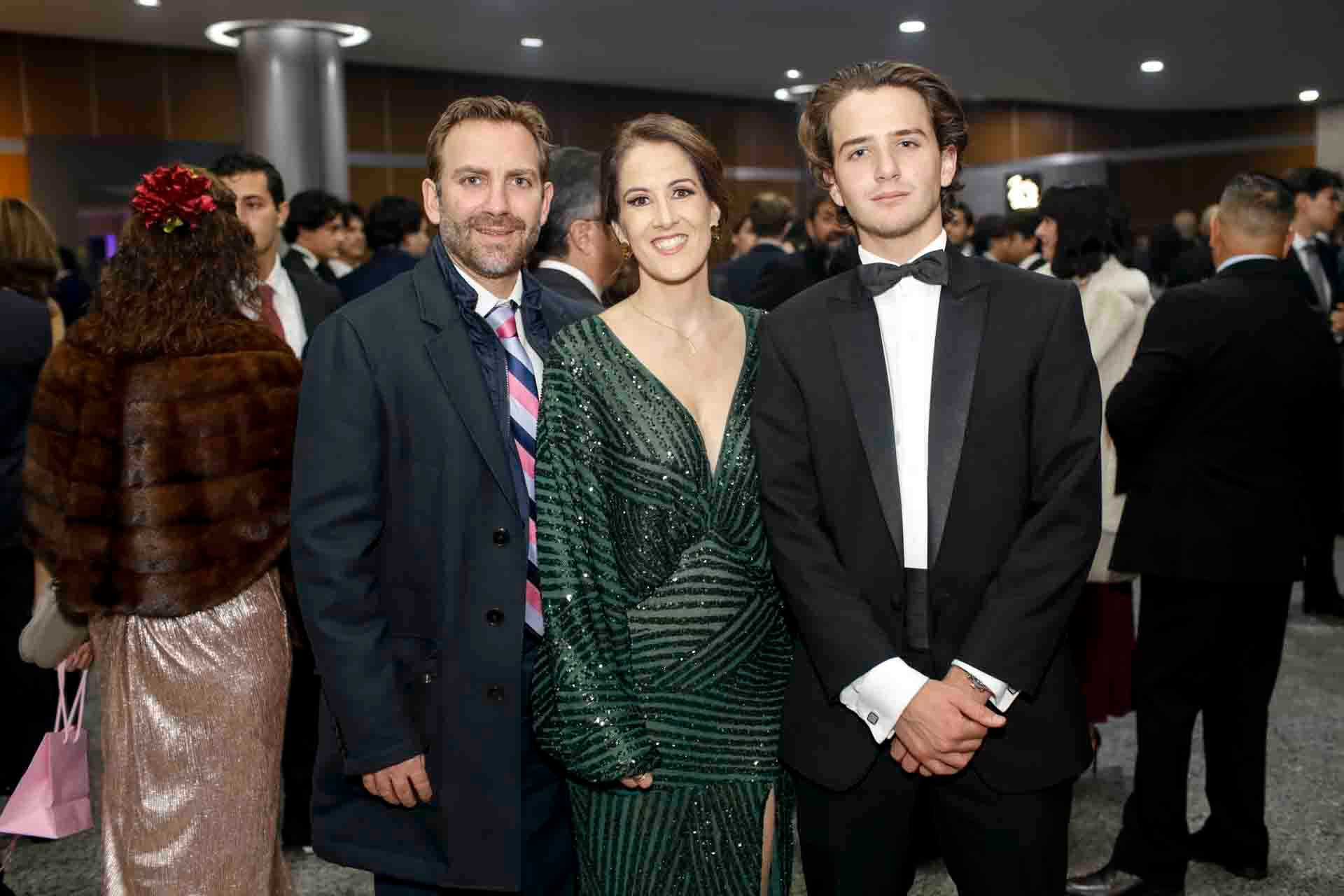 Andrea Piccolo, Ana Rosa Castro y Francesco Piccolo. (Foto: Esteban Torreblanca)