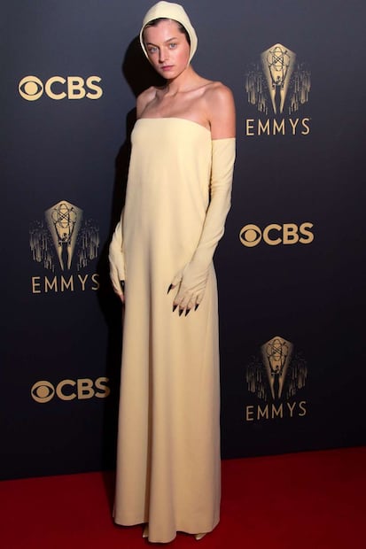 La moda y el glamour en la alfombra roja de los Emmy 2021