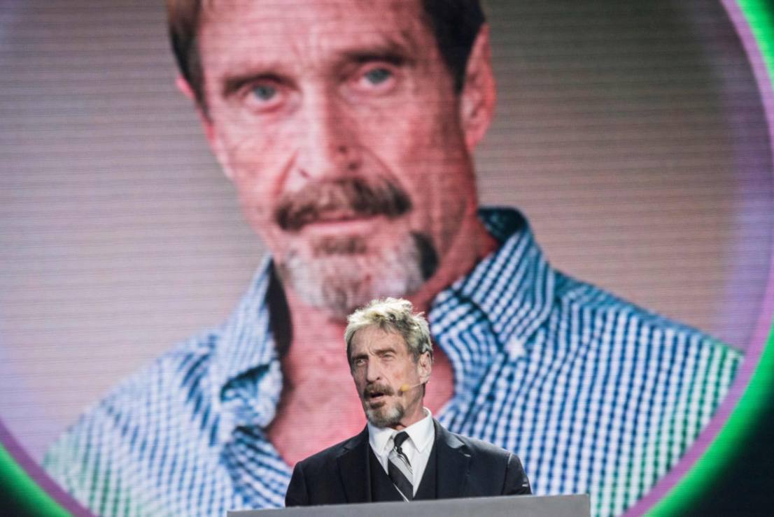 Ordenan autopsia de los restos de John McAfee, empresario de los antivirus