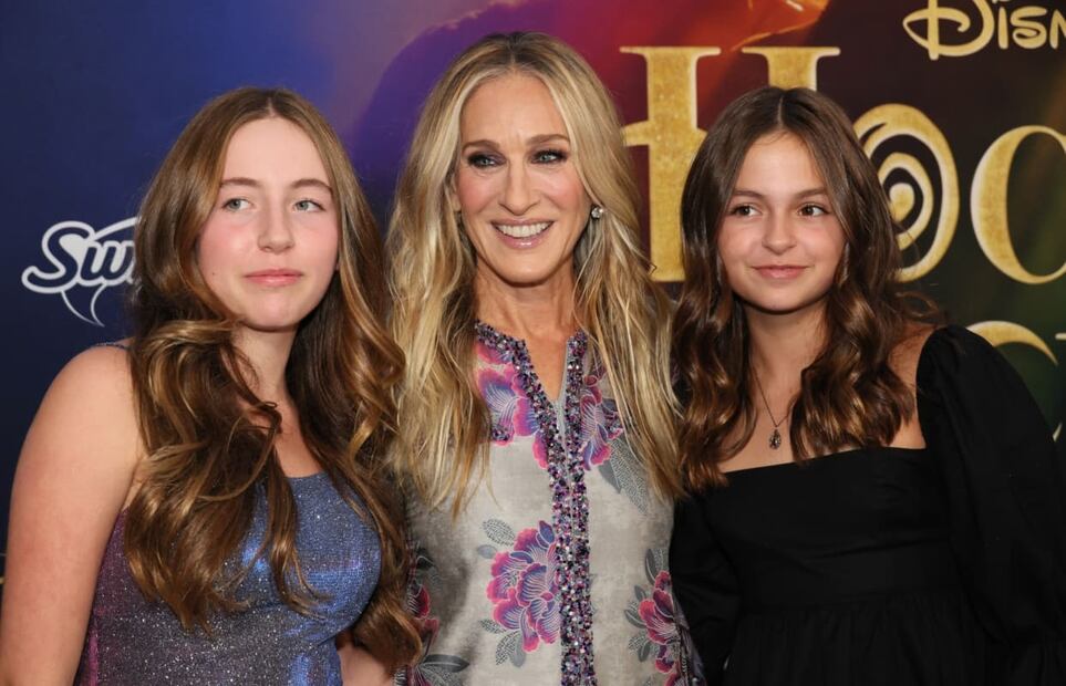Sarah Jessica Parker con sus hijas, Marion Loretta Elwell Broderick y Tabitha Hodge Broderick / Getty Images