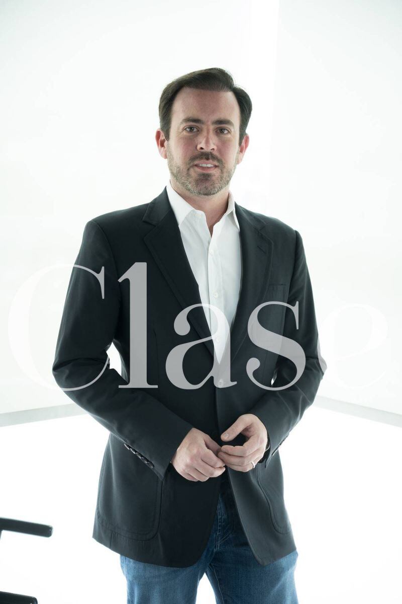 Rogelio Cárdenas regresa a los medios y relanza Emeequis