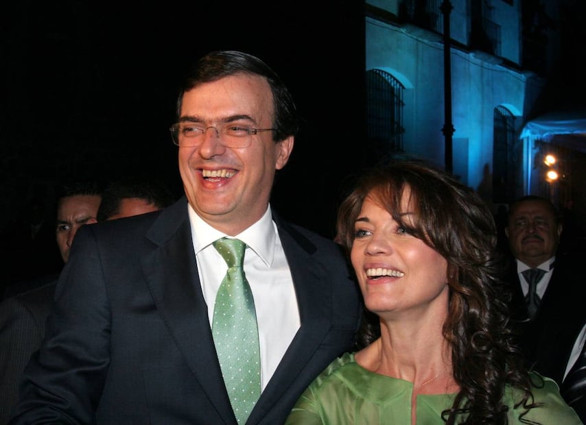 El político Marcelo Ebrard y Mariagna Prats / El Universal